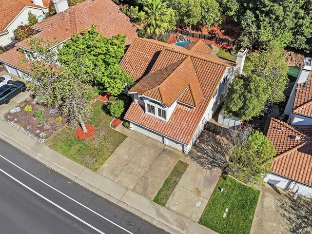 172 Silberhorn Dr, Folsom, CA 95630