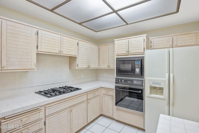 5614 Roundtree Place, Westlake Village, CA 91362