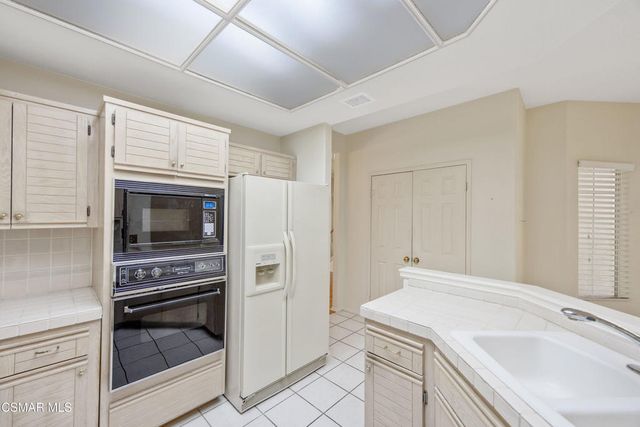 5614 Roundtree Place, Westlake Village, CA 91362