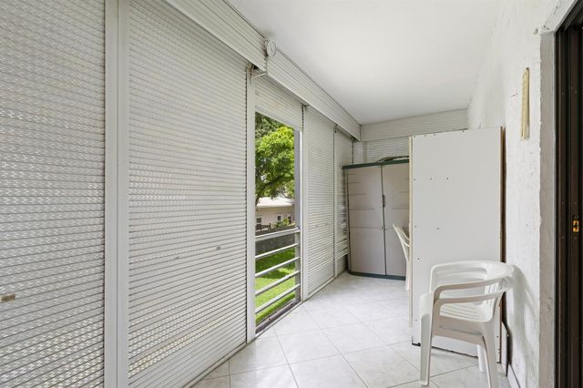 4000 NW 44th Avenue 207, Lauderdale Lakes, FL 33319