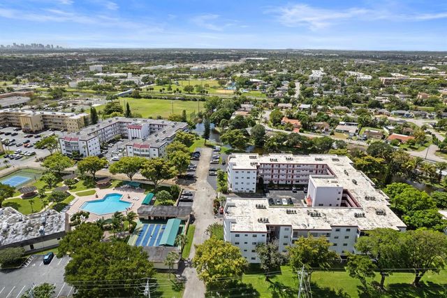 4000 NW 44th Avenue 207, Lauderdale Lakes, FL 33319
