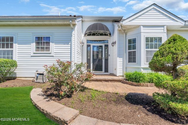 5 Ferrara Court, Manchester, NJ 08759