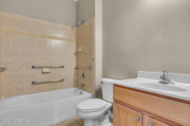 5 Ferrara Court, Manchester, NJ 08759