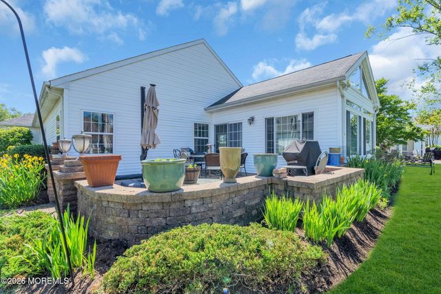 5 Ferrara Court, Manchester, NJ 08759