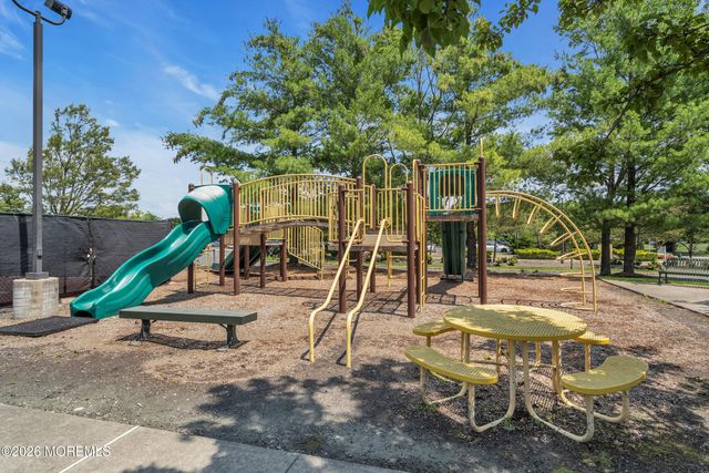 5 Ferrara Court, Manchester, NJ 08759