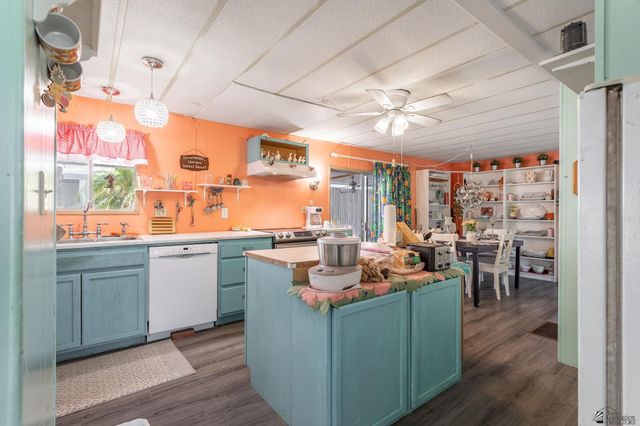 2042 S Coyote Ave, Yuma, ND 58364
