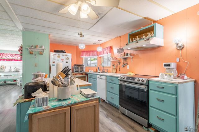 2042 S Coyote Ave, Yuma, ND 58364