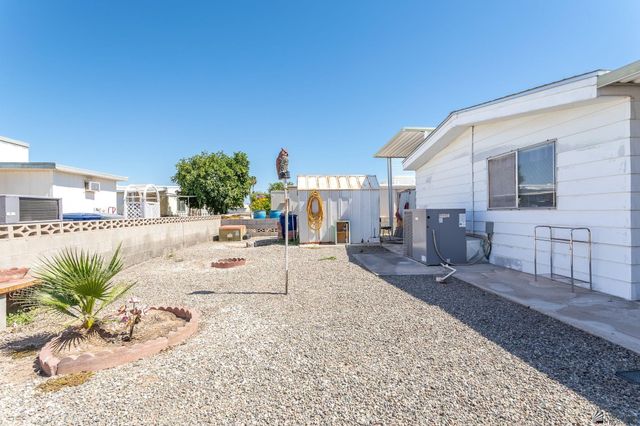 2042 S Coyote Ave, Yuma, ND 58364