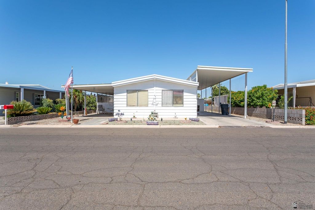 2042 S Coyote Ave, Yuma, ND 58364