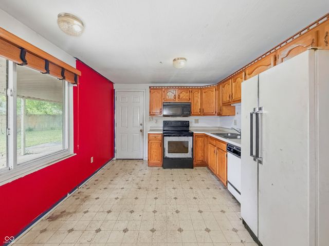 9520 Burrwood Court, Indianapolis, IN 46235