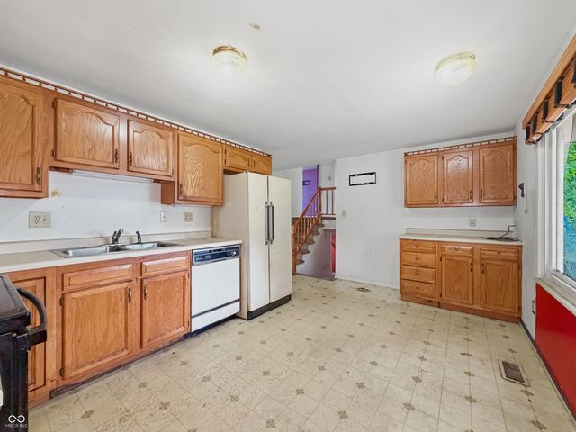 9520 Burrwood Court, Indianapolis, IN 46235