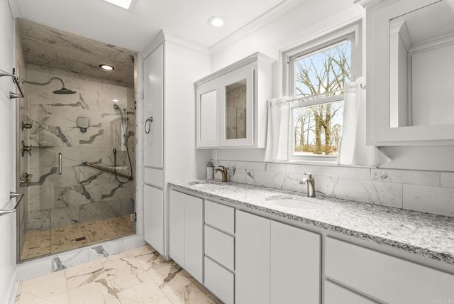 12 Edenwood Ln Lane, North Little Rock, AR 72116