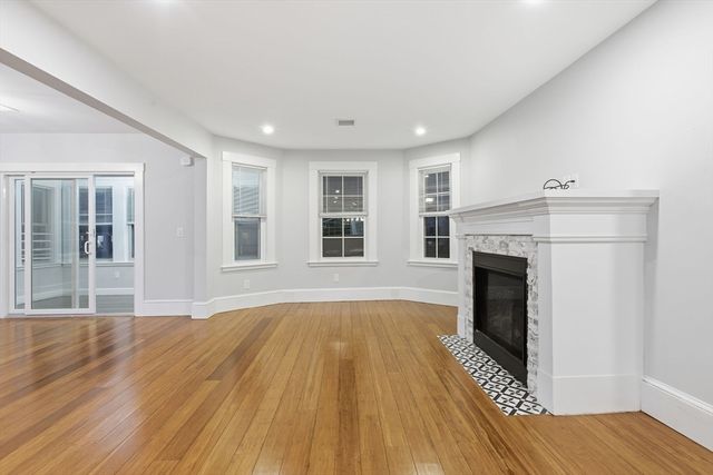 318 Concord Ave 2, Cambridge, MA 02138