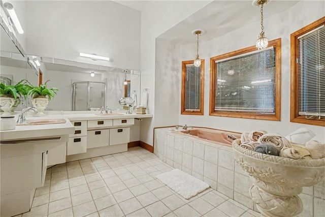 365 Crosstree Lane, Sandy Springs, GA 30328