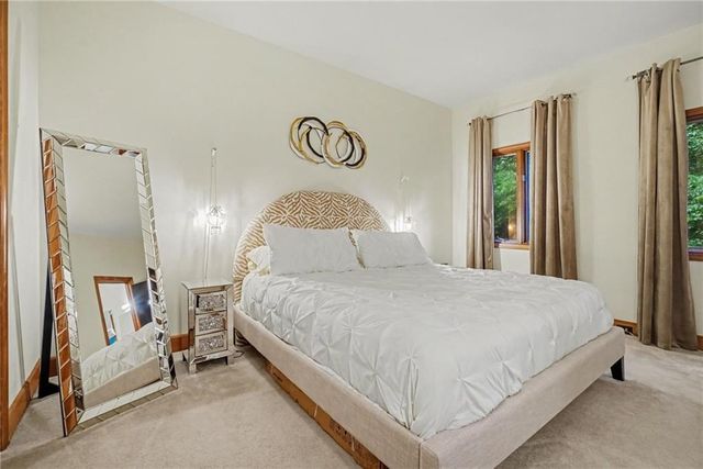 365 Crosstree Lane, Sandy Springs, GA 30328