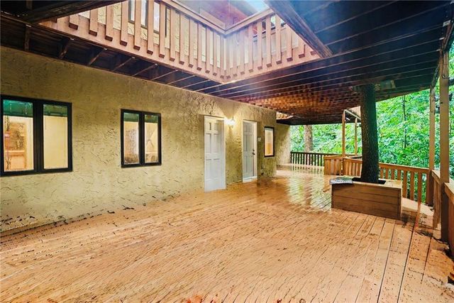 365 Crosstree Lane, Sandy Springs, GA 30328