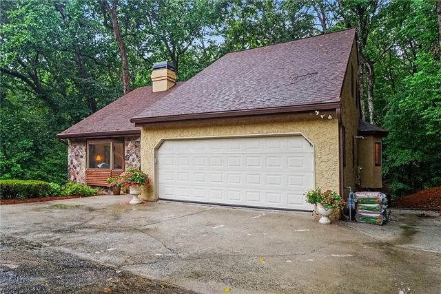 365 Crosstree Lane, Sandy Springs, GA 30328