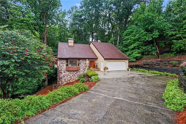 365 Crosstree Lane, Sandy Springs, GA 30328