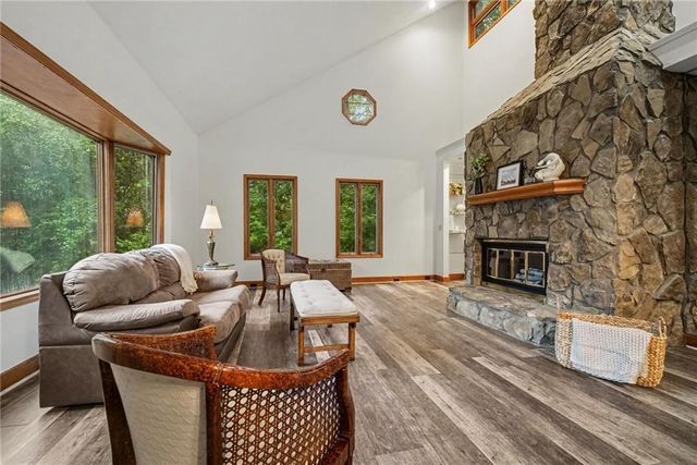 365 Crosstree Lane, Sandy Springs, GA 30328