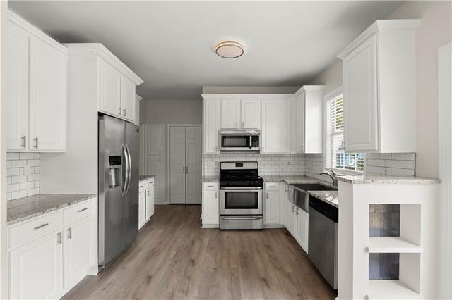 4256 Glenlake Parkway NW, Kennesaw, GA 30144