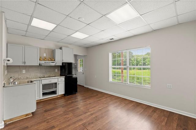 4256 Glenlake Parkway NW, Kennesaw, GA 30144