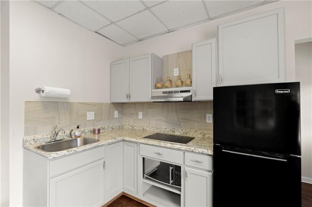 4256 Glenlake Parkway NW, Kennesaw, GA 30144