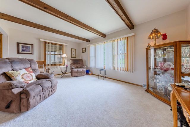 2410 E Oregon Trail, Janesville, WI 53546