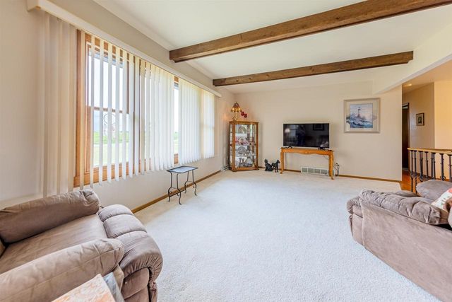 2410 E Oregon Trail, Janesville, WI 53546