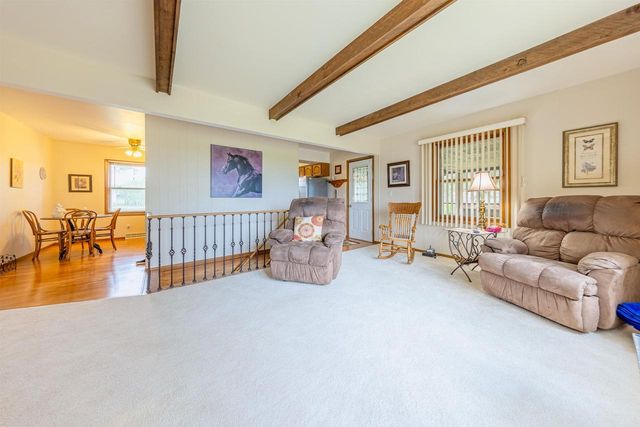 2410 E Oregon Trail, Janesville, WI 53546