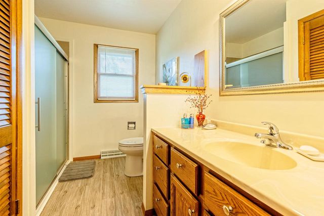2410 E Oregon Trail, Janesville, WI 53546