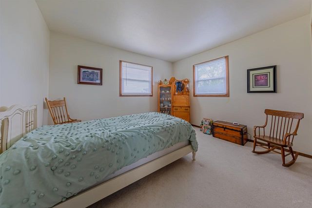 2410 E Oregon Trail, Janesville, WI 53546