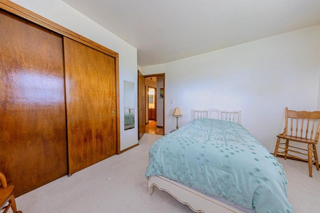 2410 E Oregon Trail, Janesville, WI 53546