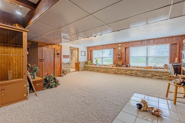 2410 E Oregon Trail, Janesville, WI 53546