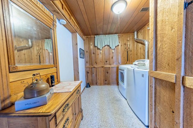 2410 E Oregon Trail, Janesville, WI 53546
