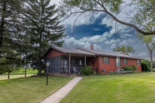 2410 E Oregon Trail, Janesville, WI 53546