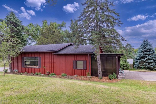 2410 E Oregon Trail, Janesville, WI 53546