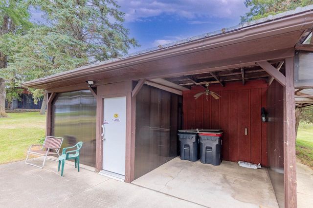 2410 E Oregon Trail, Janesville, WI 53546