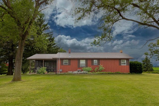 2410 E Oregon Trail, Janesville, WI 53546