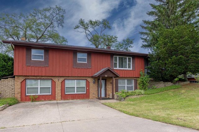 2410 E Oregon Trail, Janesville, WI 53546