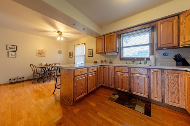 2410 E Oregon Trail, Janesville, WI 53546
