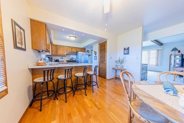 2410 E Oregon Trail, Janesville, WI 53546