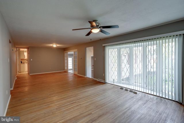 403 JAMAICA DR, Cherry Hill, NJ 08002
