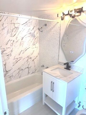 6730 S South Shore Drive 1504, Chicago, IL 60649