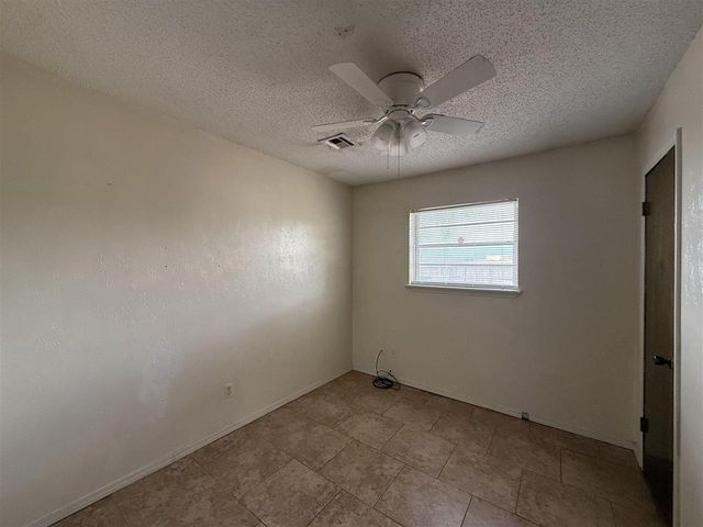 301 SE Brighton Dr, Lawton, OK 73507