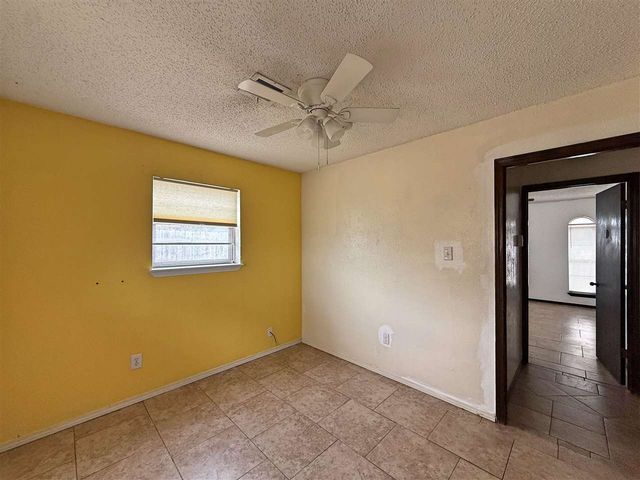 301 SE Brighton Dr, Lawton, OK 73507