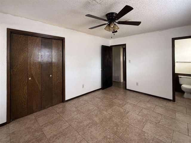 301 SE Brighton Dr, Lawton, OK 73507