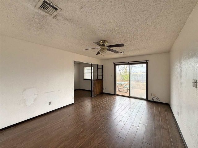 301 SE Brighton Dr, Lawton, OK 73507