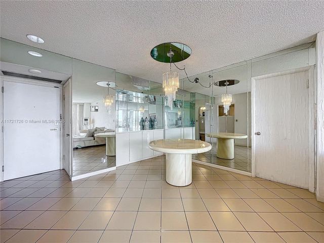 20225 NE 34th Ct 817, Aventura, FL 33180