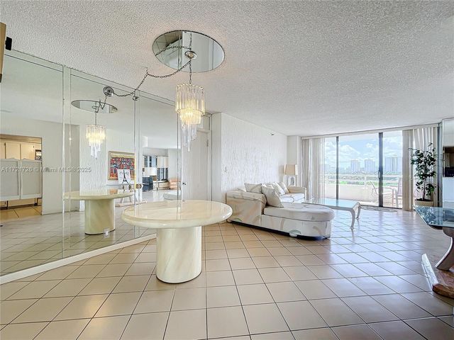 20225 NE 34th Ct 817, Aventura, FL 33180