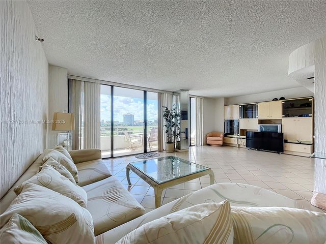 20225 NE 34th Ct 817, Aventura, FL 33180